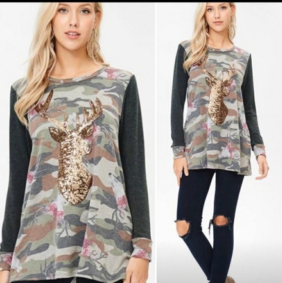 💕Camo Tunic Top with Sequin Reindeer Patch - Picture 3 of 3